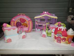 lot 116 image: My Little Pony Toys