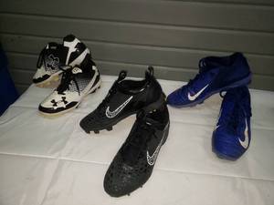 lot 123 image: 3 Pair of Cleats