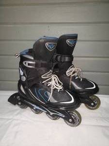 lot 191 image: Mens Bladerunner Roller Blades Sz 9