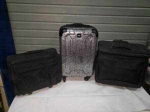 lot 165 image: Sharper Image & Business Travel Bags