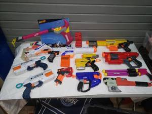 lot 66 image: All Kinds of Nerf Guns