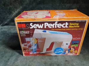lot 158 image: 1976 Mattel Sew Perfect Sewing Machine