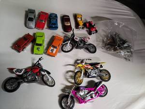lot 71 image: Assorted Die Cast Cars, Planes & Motorcycles