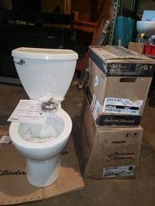 lot 58 image: American Standard Cadet 3 Toilet
