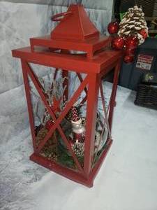 lot 161 image: Lighted Holiday Lantern