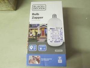 lot 18 image: Black & Decker Bulb Bug Zapper open...