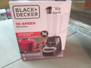 lot 77 image: Black & Decker 10 Speed Blender ope...