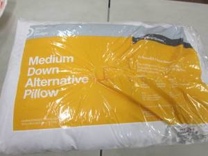 lot 118 image: Medium Down Alternative Pillow...