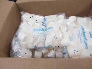 lot 200 image: Case of 16-10 oz Bags Good & Gather...