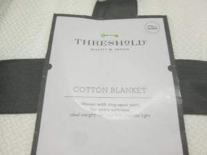 lot 230 image: Threshold Cotton Blanket FullQueen...