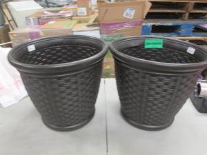 lot 231 image: 2 Suncast 18 inch Planters...