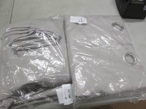 lot 239 image: 4 Exclusive Home Vintage Linen Curt...