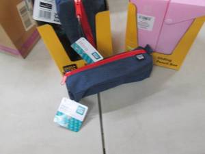 lot 324 image: 6 Pencil Pouches , 12 Sliding Penci...