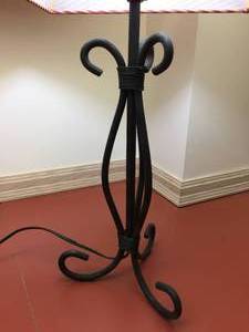 lot 124 image: Iron Rod Table Lamp
