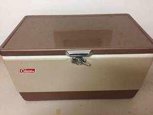 lot 143 image: Cooler Lot