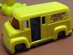 lot 149 image: Vintage Plastic Toy Lot