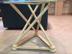 lot 191 image: Metal Accent Table With Thick Glass Top