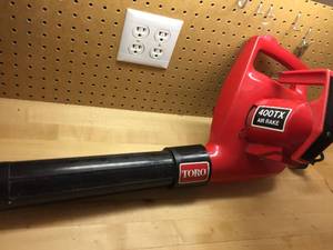 lot 243 image: Toro Electric Leaf Blower