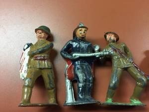 lot 264 image: Vintage Metal Figures