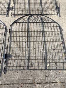 lot 271 image: Six Wire Garden Sections
