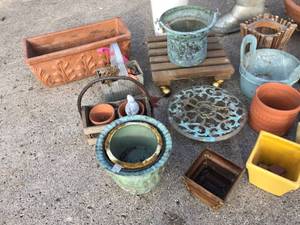 lot 281 image: Large Planter Lot