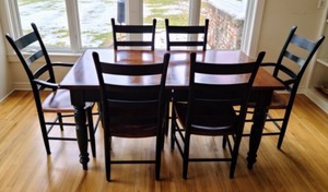 lot 4 image: Nichols and Stone Farmhouse Style Dining Table Set