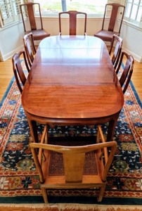 lot 6 image: Amazing Henredon Dining Room Set