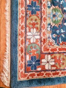 lot 8 image: Large Wool Area Rug