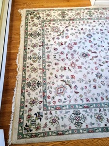 lot 53 image: Large Cream Floral Print Area Rug
