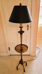 lot 79 image: Brass Floor Lamp
