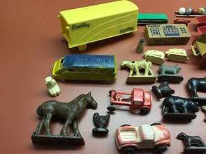 lot 390 image: Large Vintage Toy Lot
