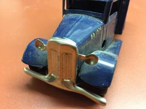 lot 391 image: Vintage Minic Toys Tin Truck