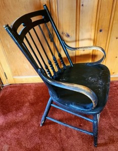 lot 314 image: Vintage Painted Armchair