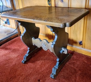 lot 323 image: Antique Accent Table