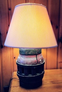 lot 322 image: Vintage Lamp