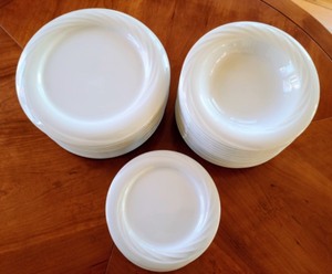 lot 350 image: White Dish Set by Elite