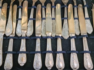 lot 352 image: Vintage Gold Tone Italian Flatware Set