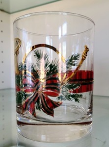 lot 361 image: Vintage Holiday Glassware by Georges Briard