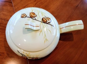 lot 370 image: Red Wing Pottery