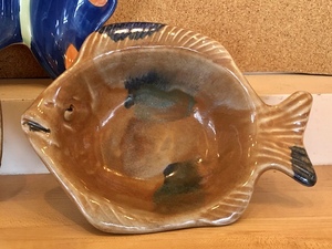 lot 82 image: Ceramic Fish Decor