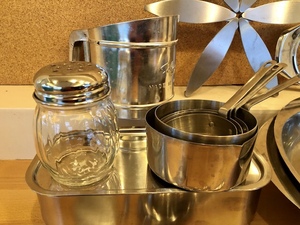 lot 99 image: Stainless Steel Housewares