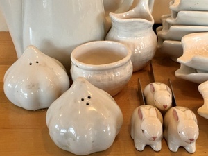 lot 87 image: Lot of White Ceramic Housewares