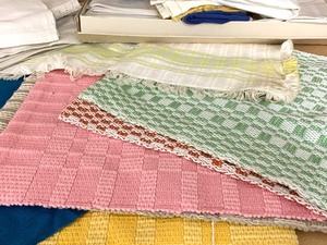 lot 385 image: Vintage Linens
