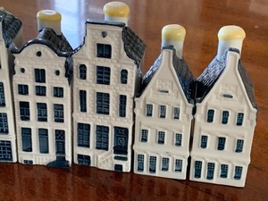 lot 415 image: 10 KLM Delft Houses