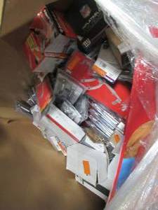 WHOLESALE MIXED PALLET OF GRILL BURNERS, ACCESSORIES AND OTHER COMMERCIAL HARDWARE