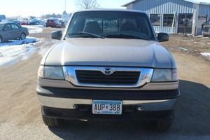 lot 6616 image: 1999 Mazda B3000 Extended Cab 4x4 - One Owner - 97,830 Miles -