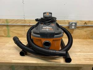 lot 14 image: RIGID 4 Gal. 5.0-Peak HP Portable WetDry Shop Vacuum with Filter, Hose and Accessories