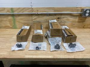 lot 67 image: STEEL TEK Lot of 38 Fittings