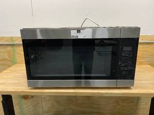 lot 117 image: Over The Range Microwave