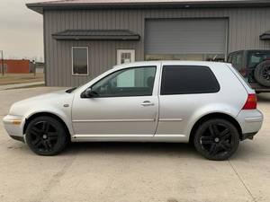 lot 1 image: 2001 Volkswagon VW Golf GL